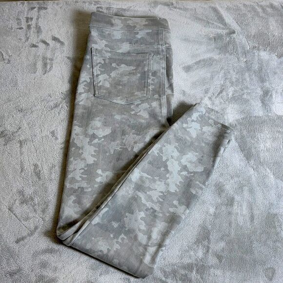 SPANX Camouflage Leggings medium - Picture 1 of 10